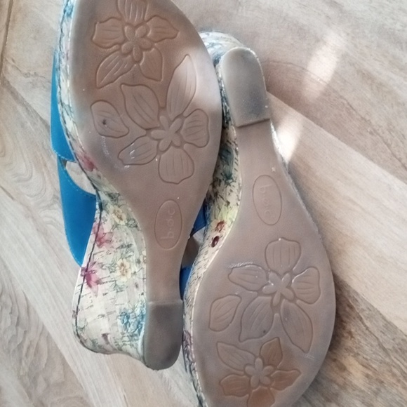 Boc Women's Floral Wedge Sandals - Picture 10 of 11